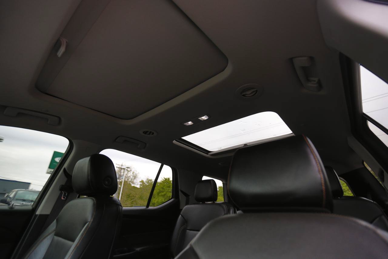 Used 2018 Chevrolet Traverse Premier w/ Driver Confidence II Package FWD image 10