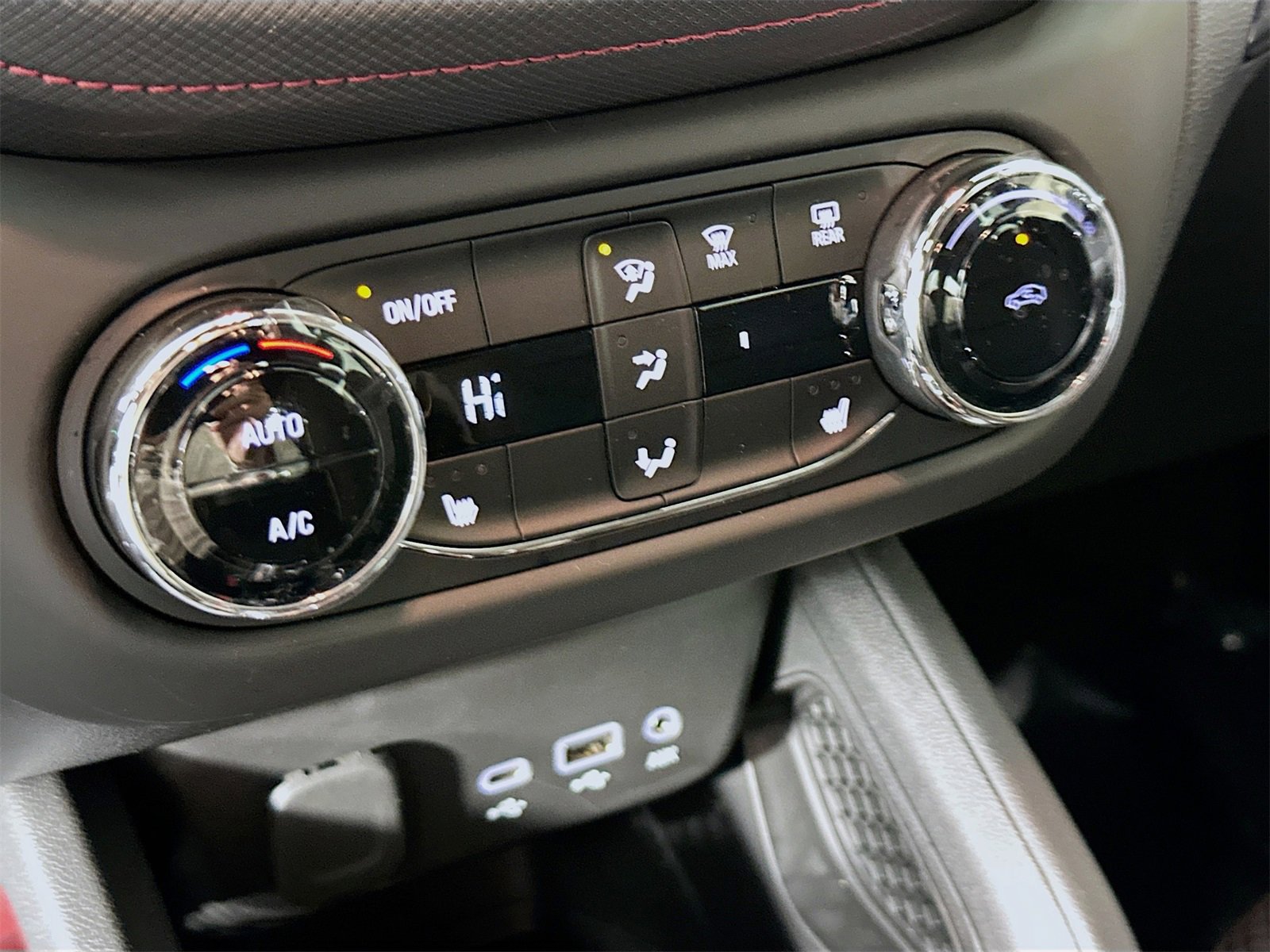 Used 2023 Chevrolet TrailBlazer RS w/ Convenience Package image 16