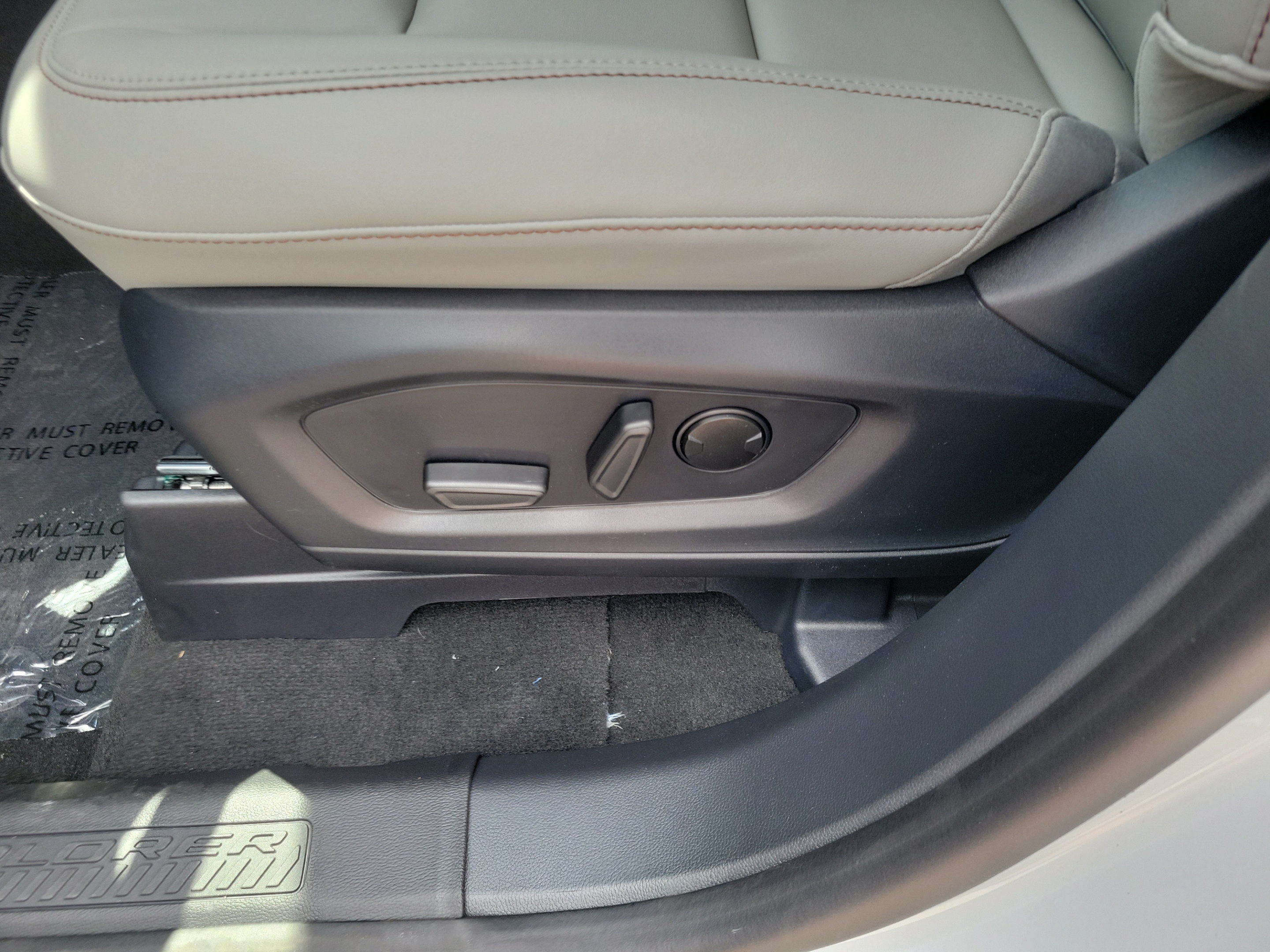 New 2027 Ford Explorer Active w/ Active Comfort Package RWD image 16