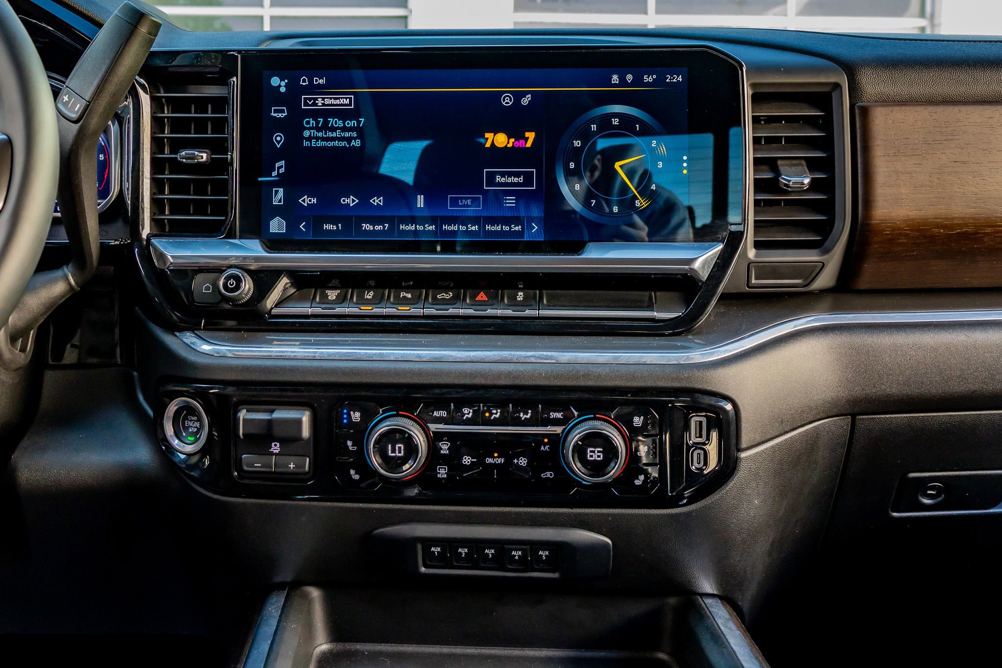 Used 2024 Chevrolet Silverado 3500 High Country w/ Technology Package image 23