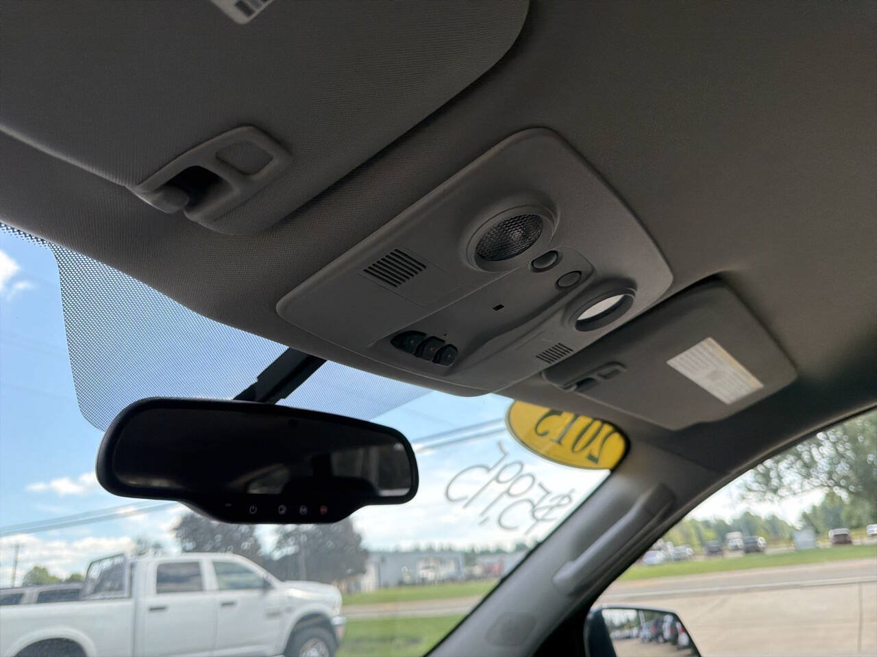 Used 2015 Chevrolet Traverse LT FWD image 26