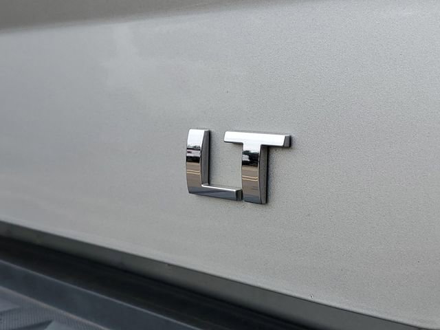 Used 2017 Chevrolet Silverado 1500 LT w/ True North Edition AWD/4WD image 6