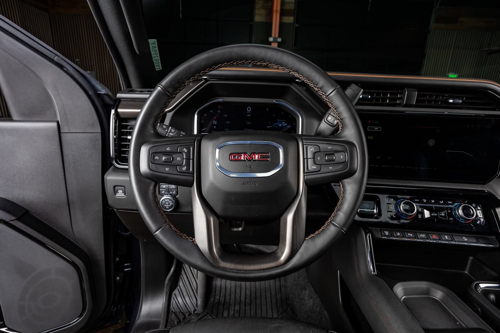 Used 2025 GMC Sierra 2500 AT4 w/ AT4 Premium Plus Package AWD/4WD image 18