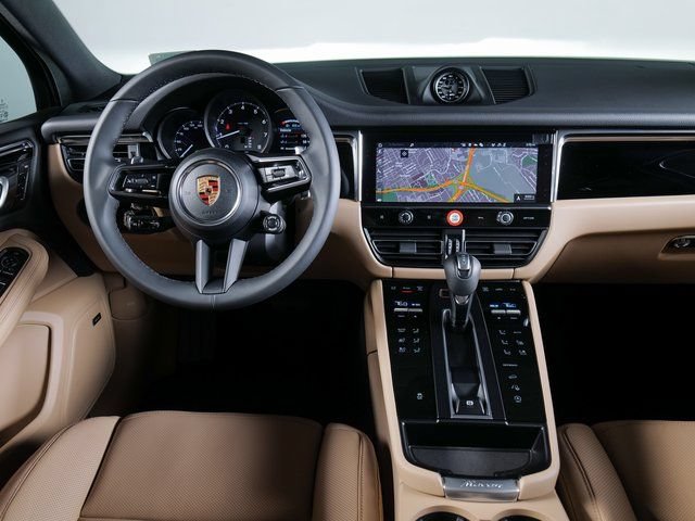 Certified 2026 Porsche Macan AWD/4WD image 14