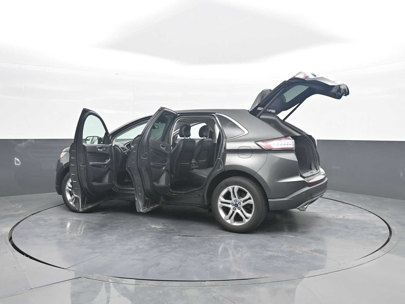 Used 2018 Ford Edge Titanium w/ Equipment Group 301A AWD/4WD image 53