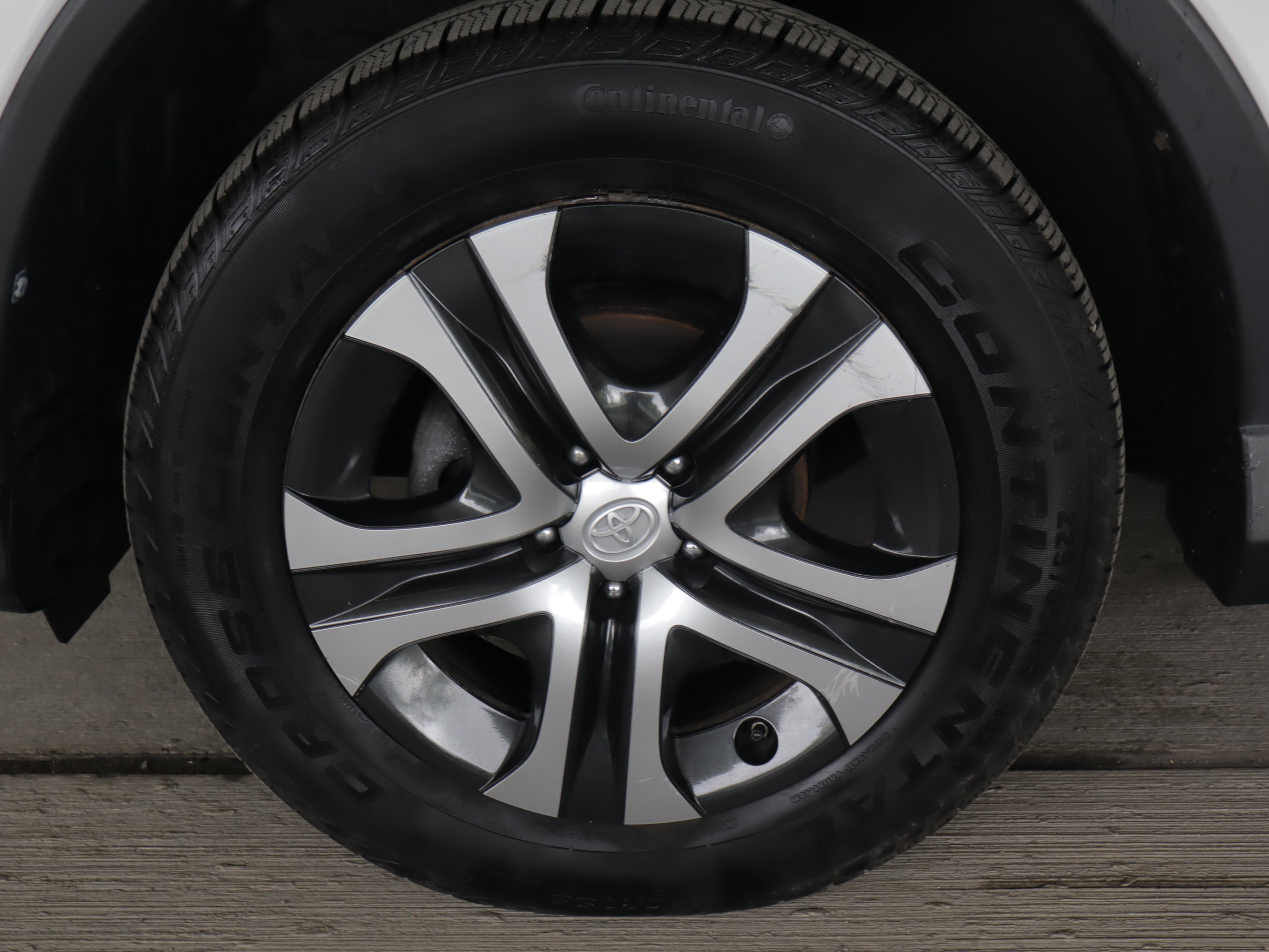 Used 2018 Toyota RAV4 LE w/ All Weather Liner Package AWD/4WD image 25