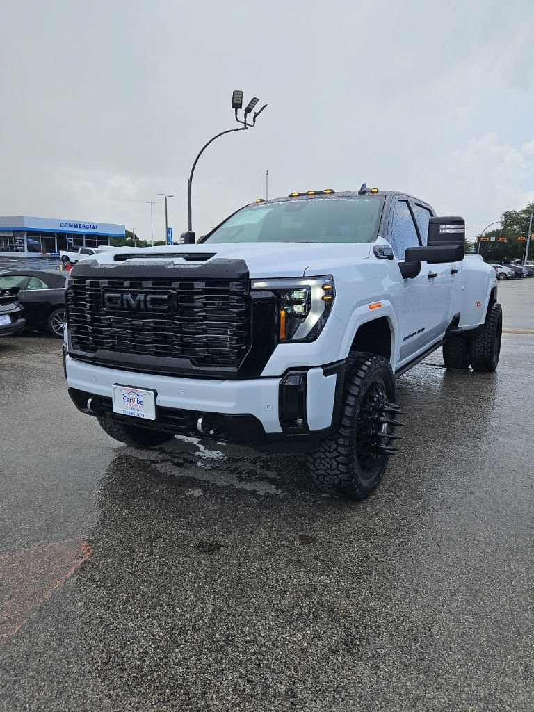 Used 2026 GMC Sierra 3500 Denali Ultimate AWD/4WD image 3