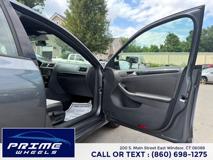 Used 2015 Volkswagen Jetta Sport FWD image 16