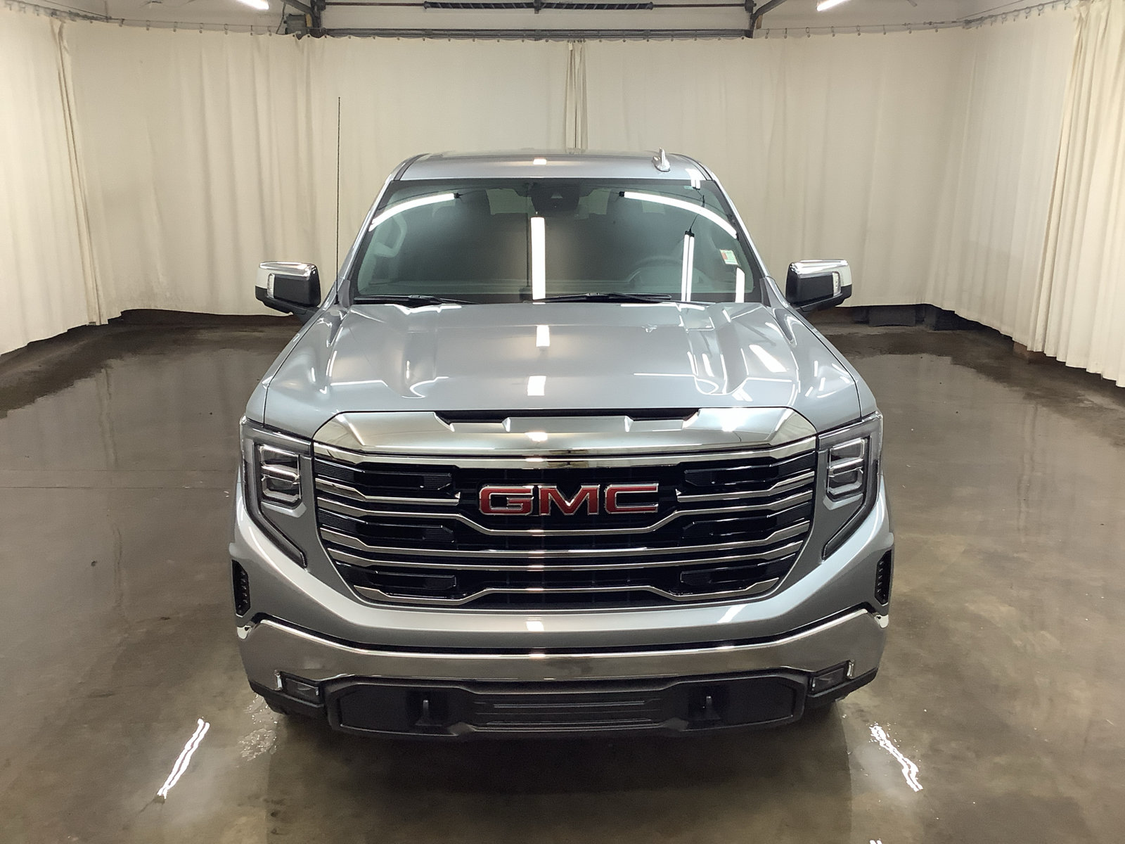 New 2026 GMC Sierra 1500 SLT w/ SLT Convenience Package AWD/4WD image 2