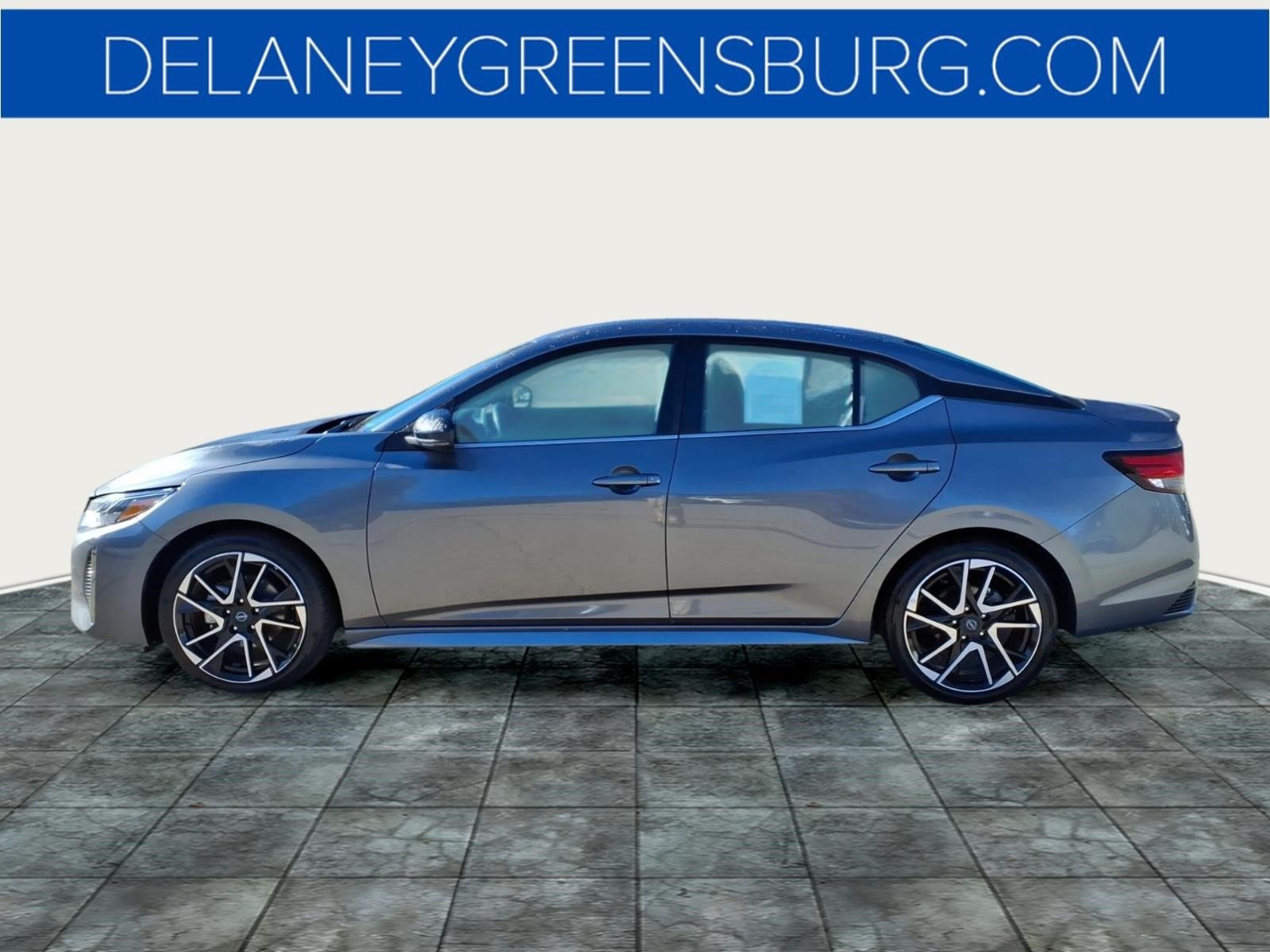 Used 2025 Nissan Sentra SR FWD image 6