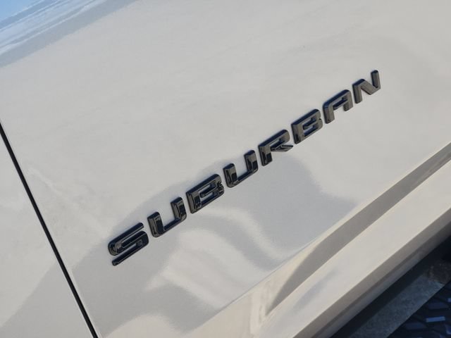 Used 2023 Chevrolet Suburban Z71 w/ Luxury Package AWD/4WD image 9