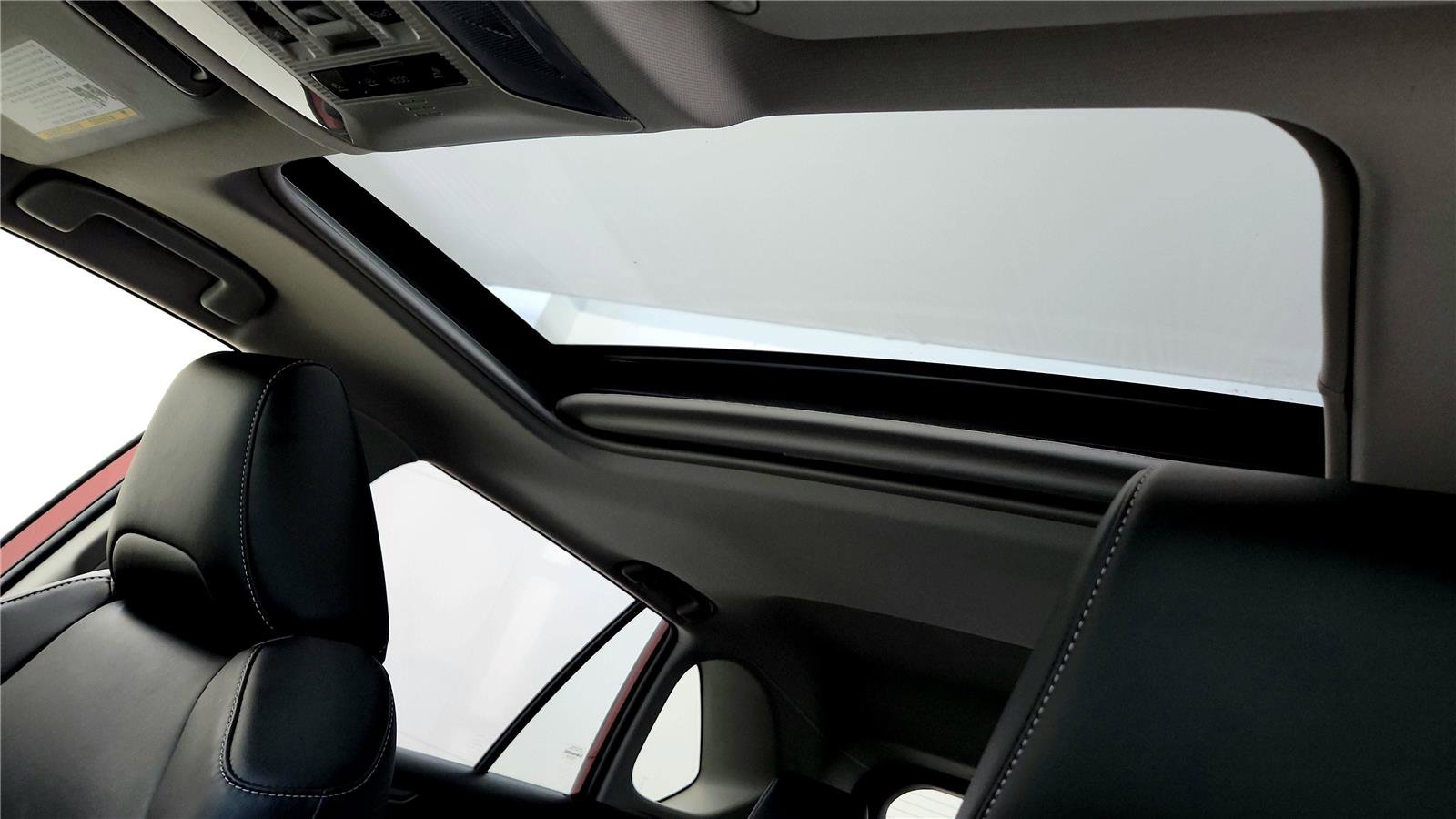 Used 2020 Toyota RAV4 XLE Premium image 26