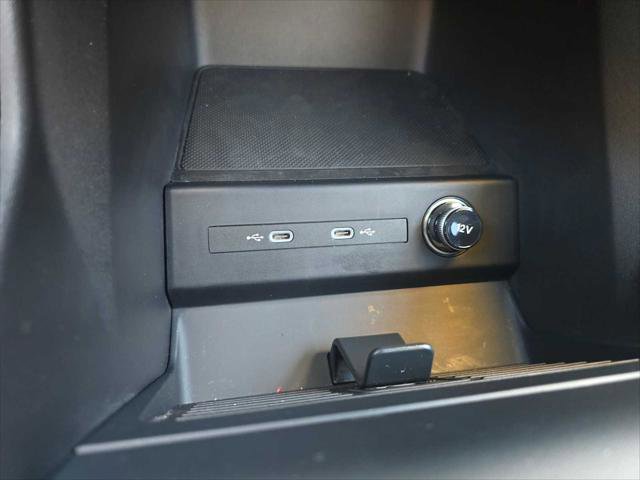 Used 2024 Audi Q4 e-tron Prestige image 33