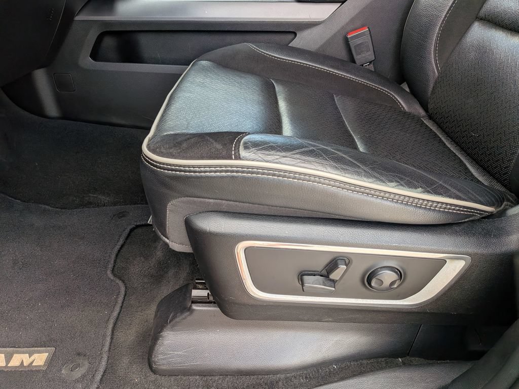 Used 2023 RAM 1500 Laramie AWD/4WD image 17