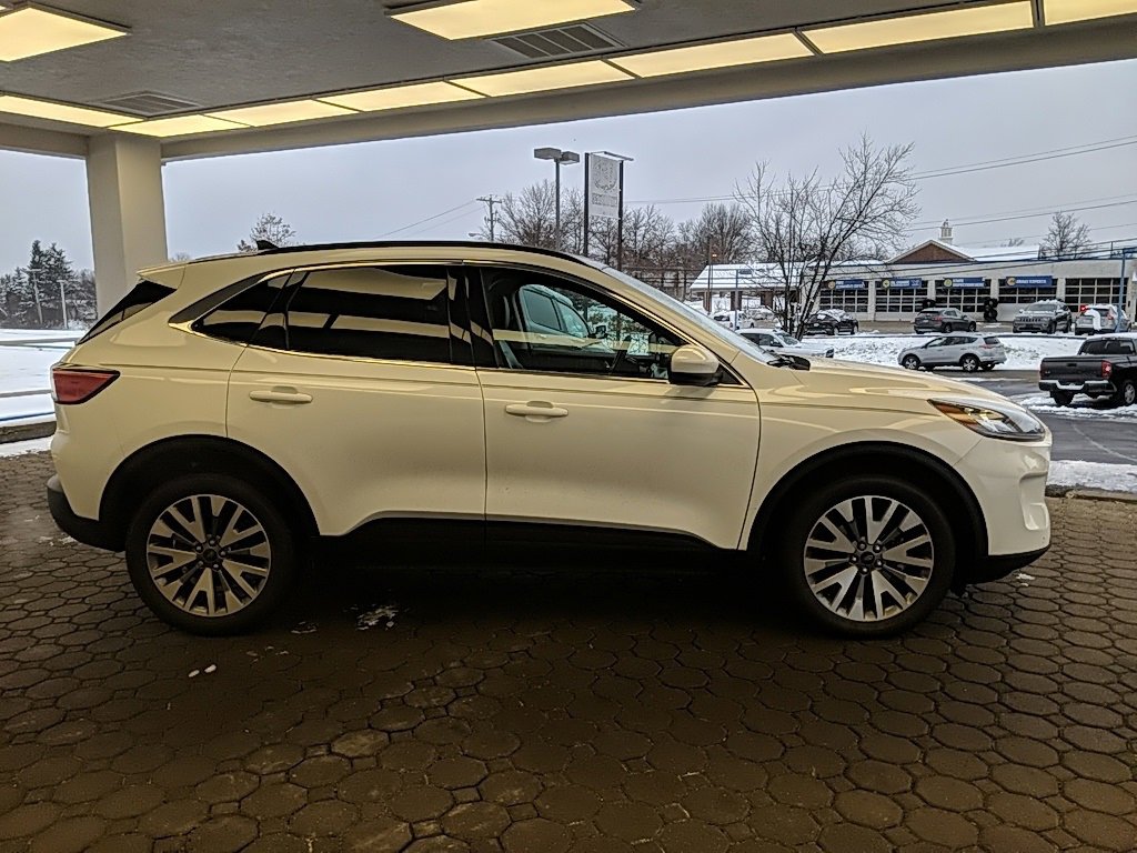 Certified 2022 Ford Escape Titanium w/ Class II Trailer Tow Package image 4