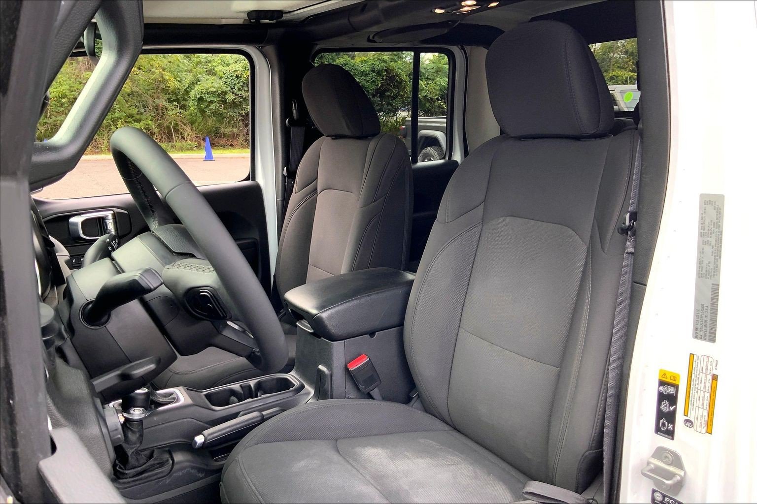 Certified 2023 Jeep Gladiator Overland AWD/4WD image 8