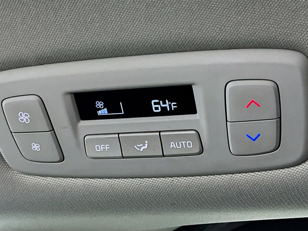 Used 2024 Kia Carnival EX image 32