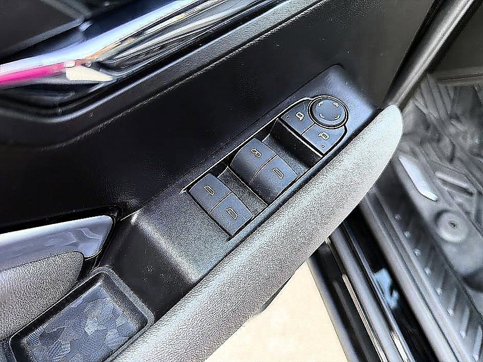 Used 2024 Chevrolet Colorado ZR2 w/ Technology Package image 10