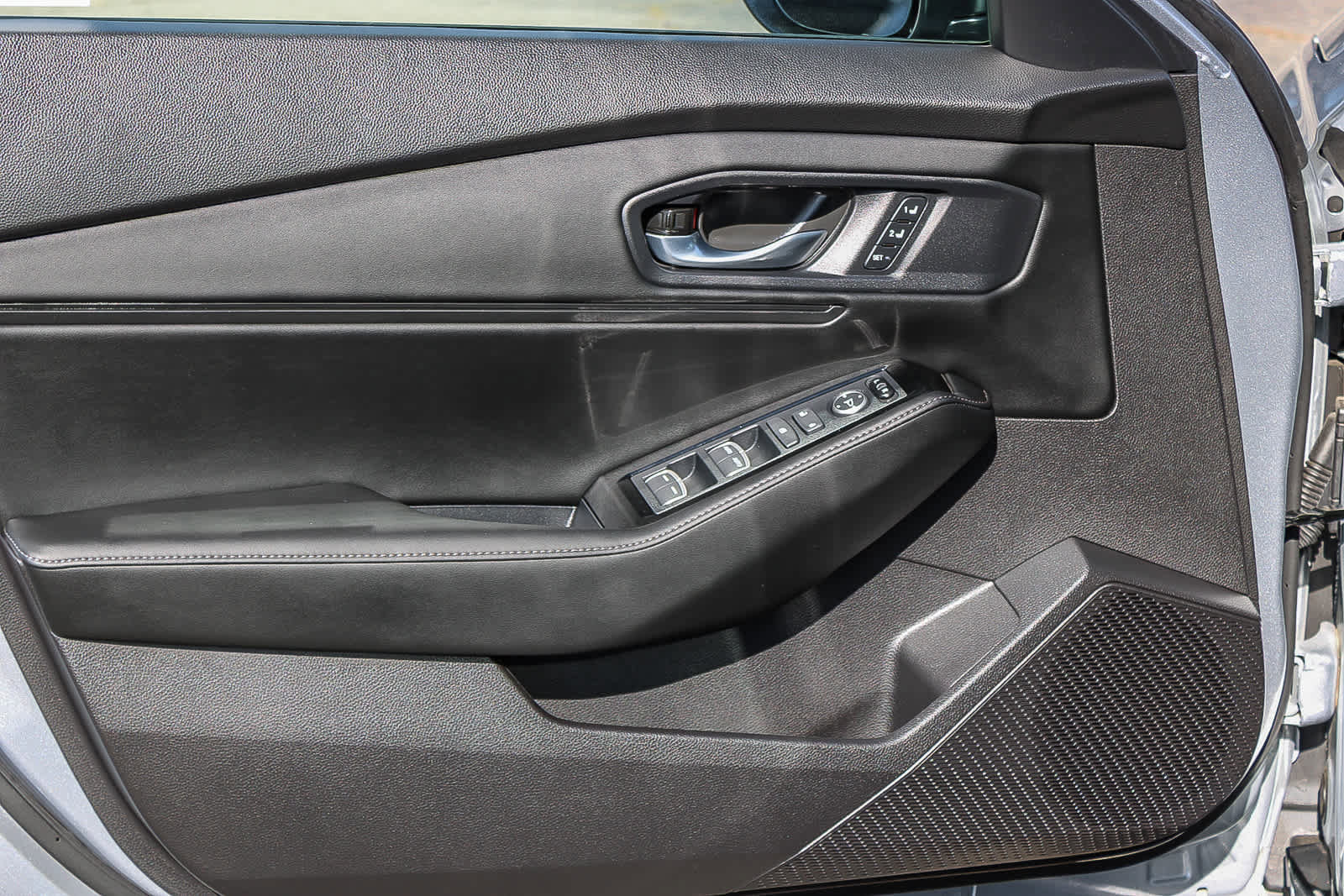 Certified 2025 Honda Accord Touring image 21