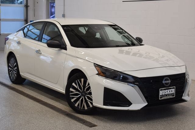 Used 2025 Nissan Altima 2.5 SV