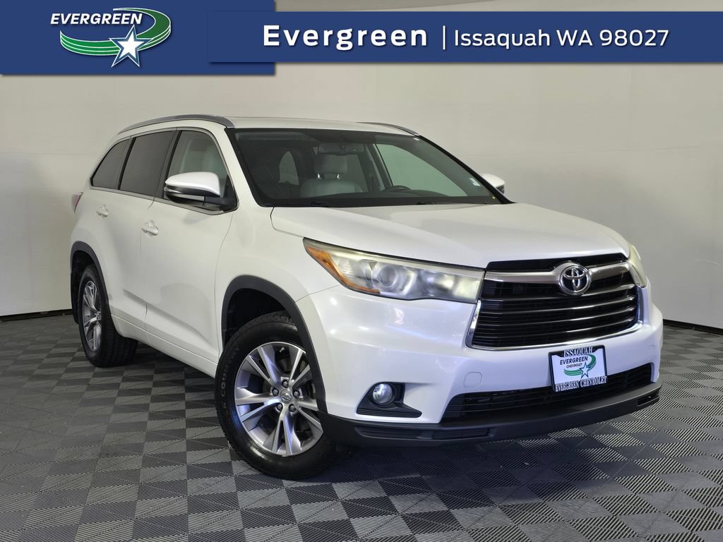 Used 2015 Toyota Highlander XLE AWD/4WD image 1