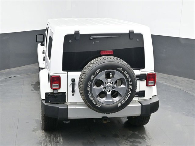 Used 2017 Jeep Wrangler Unlimited Sahara w/ Connectivity Group image 28