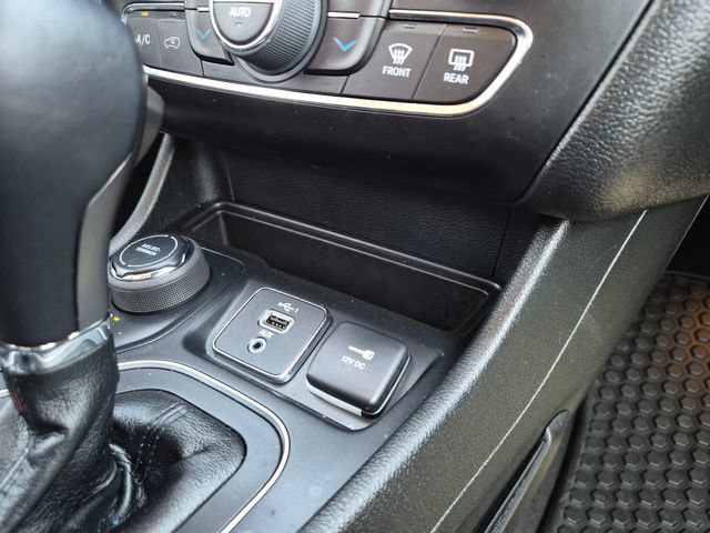 Used 2022 Jeep Cherokee Latitude Lux AWD/4WD image 34