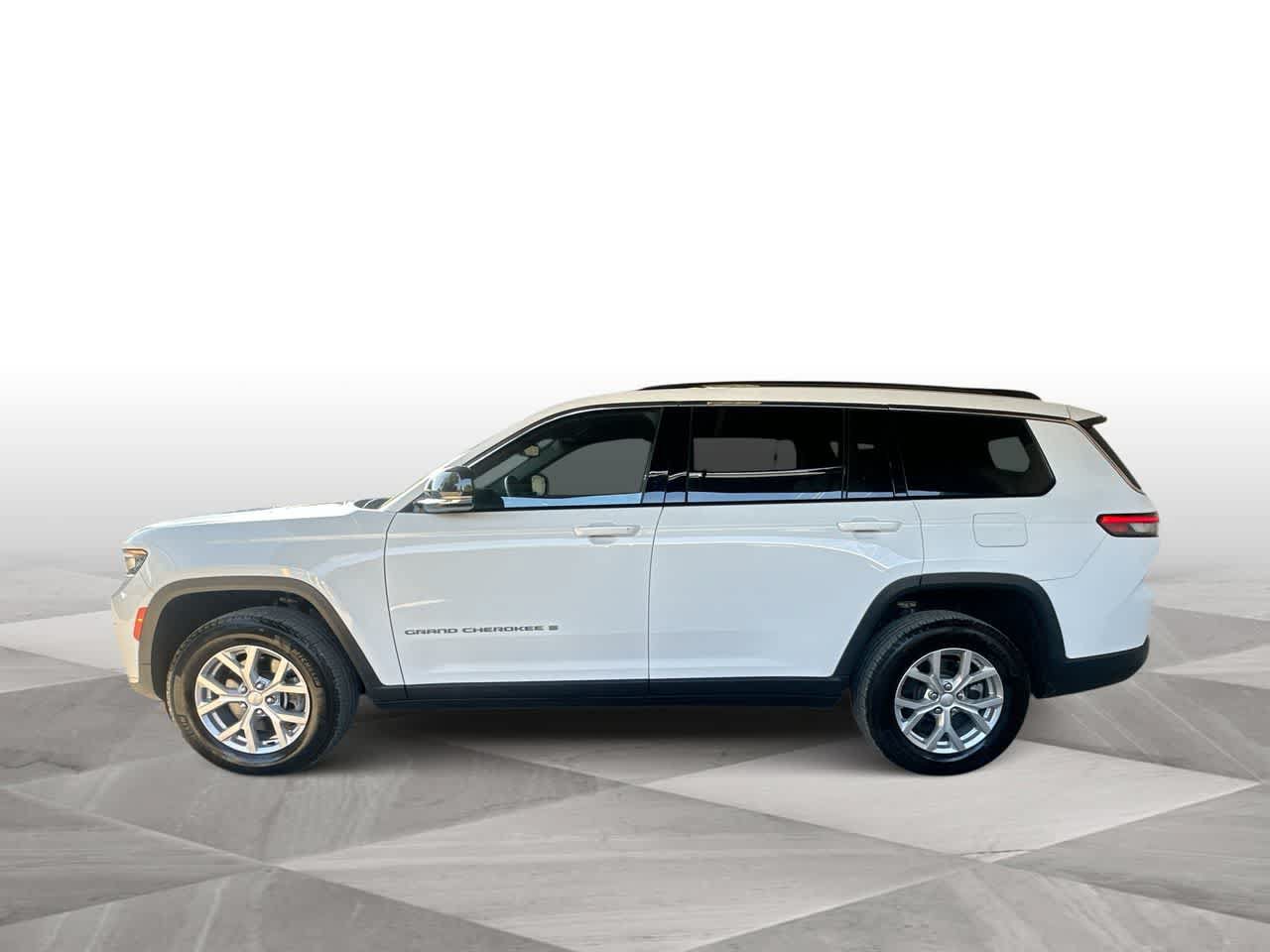 Used 2023 Jeep Grand Cherokee L Limited AWD/4WD image 5