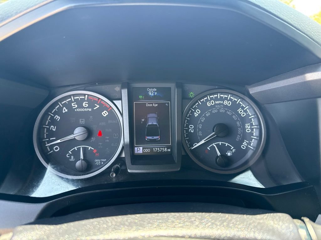 Used 2021 Toyota Tacoma TRD Off-Road w/ Technology Package AWD/4WD image 4
