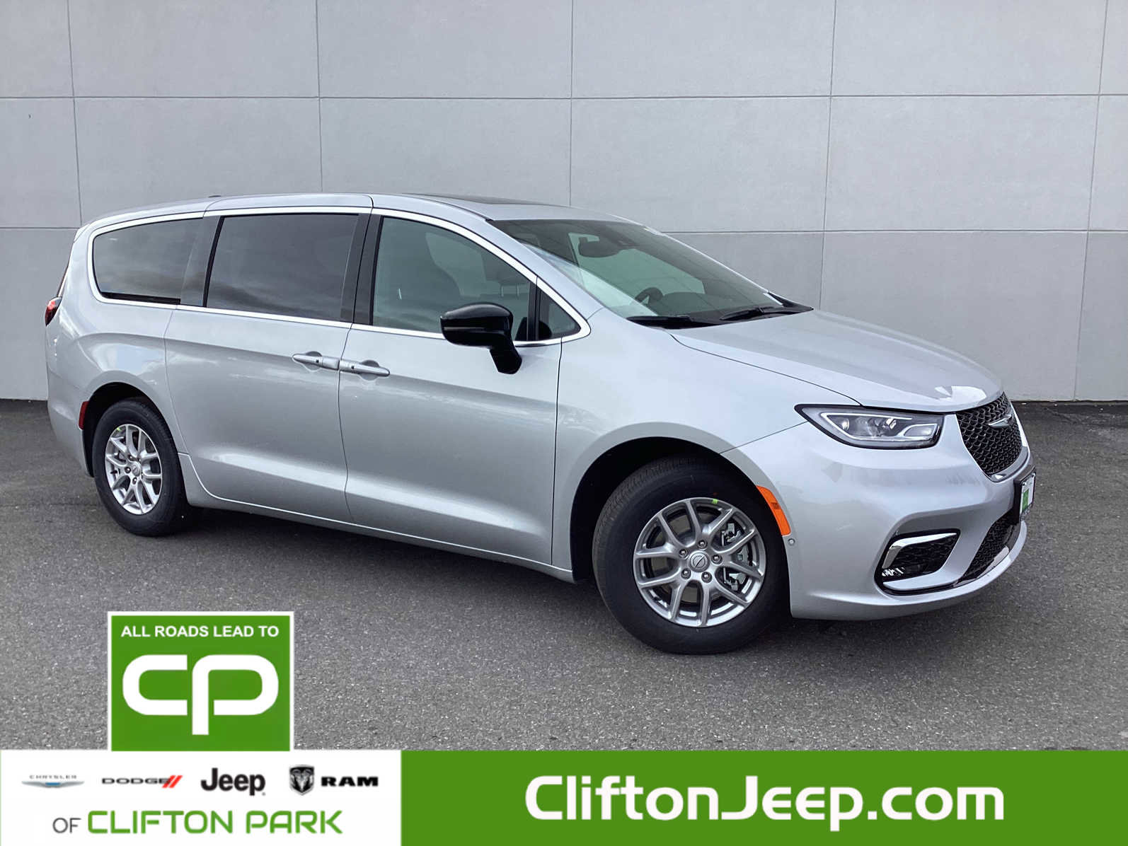 New 2026 Chrysler Pacifica Select