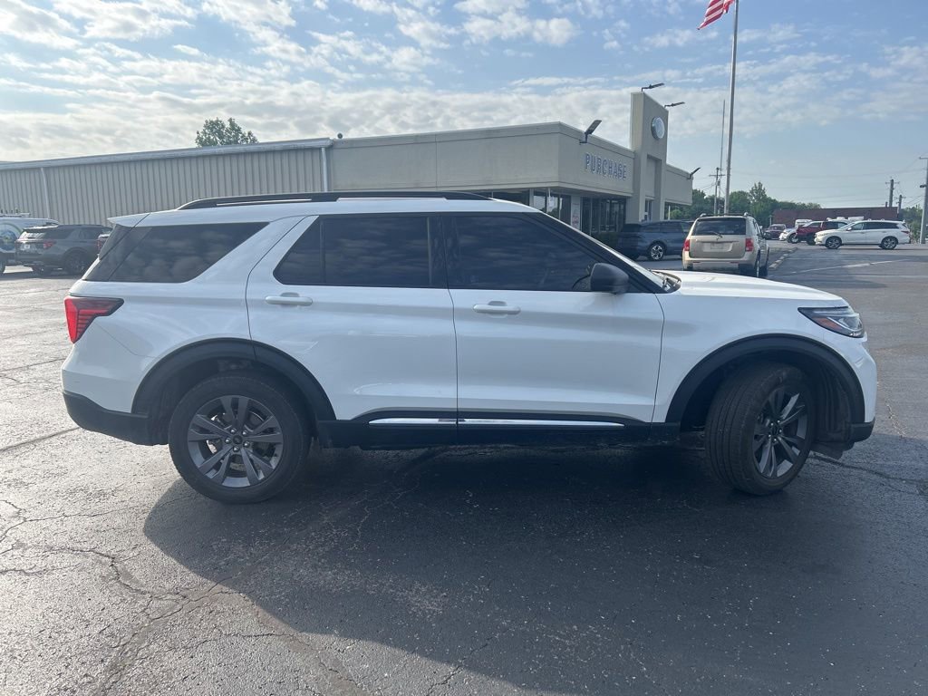 Used 2025 Ford Explorer Active w/ Active Comfort Package AWD/4WD image 8