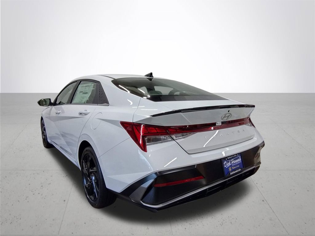 New 2026 Hyundai Elantra SEL Sport FWD image 10