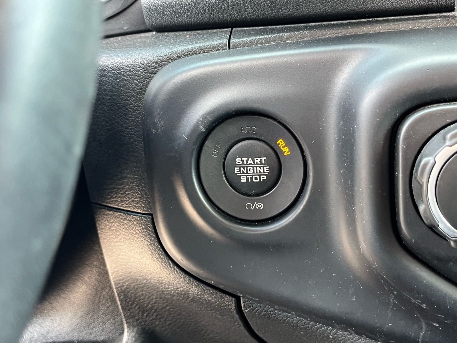 Used 2019 Jeep Wrangler Unlimited Sahara AWD/4WD image 23