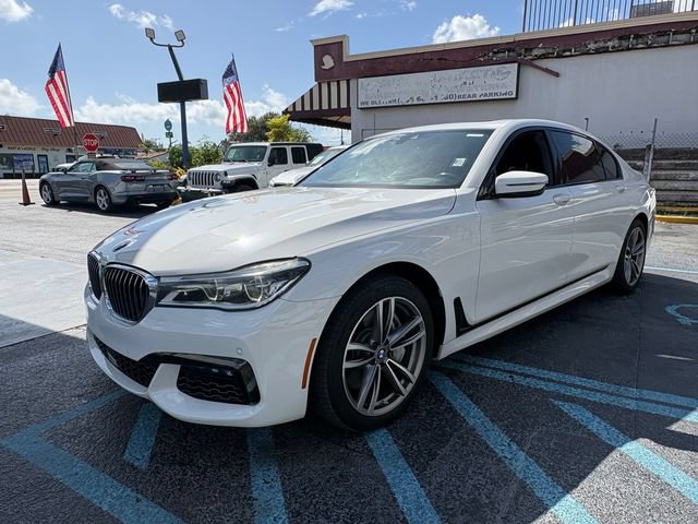 Used 2018 BMW 750i xDrive AWD/4WD image 14