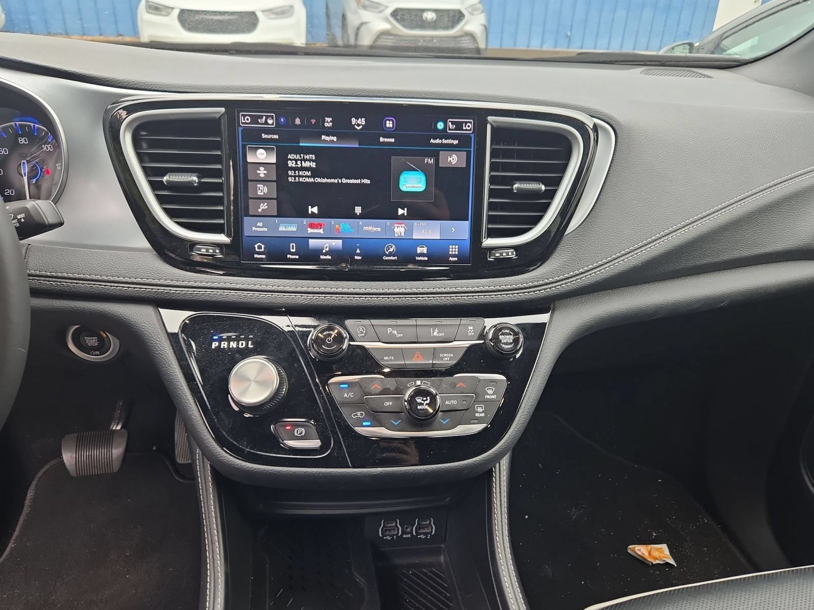 Used 2025 Chrysler Pacifica Limited FWD image 14