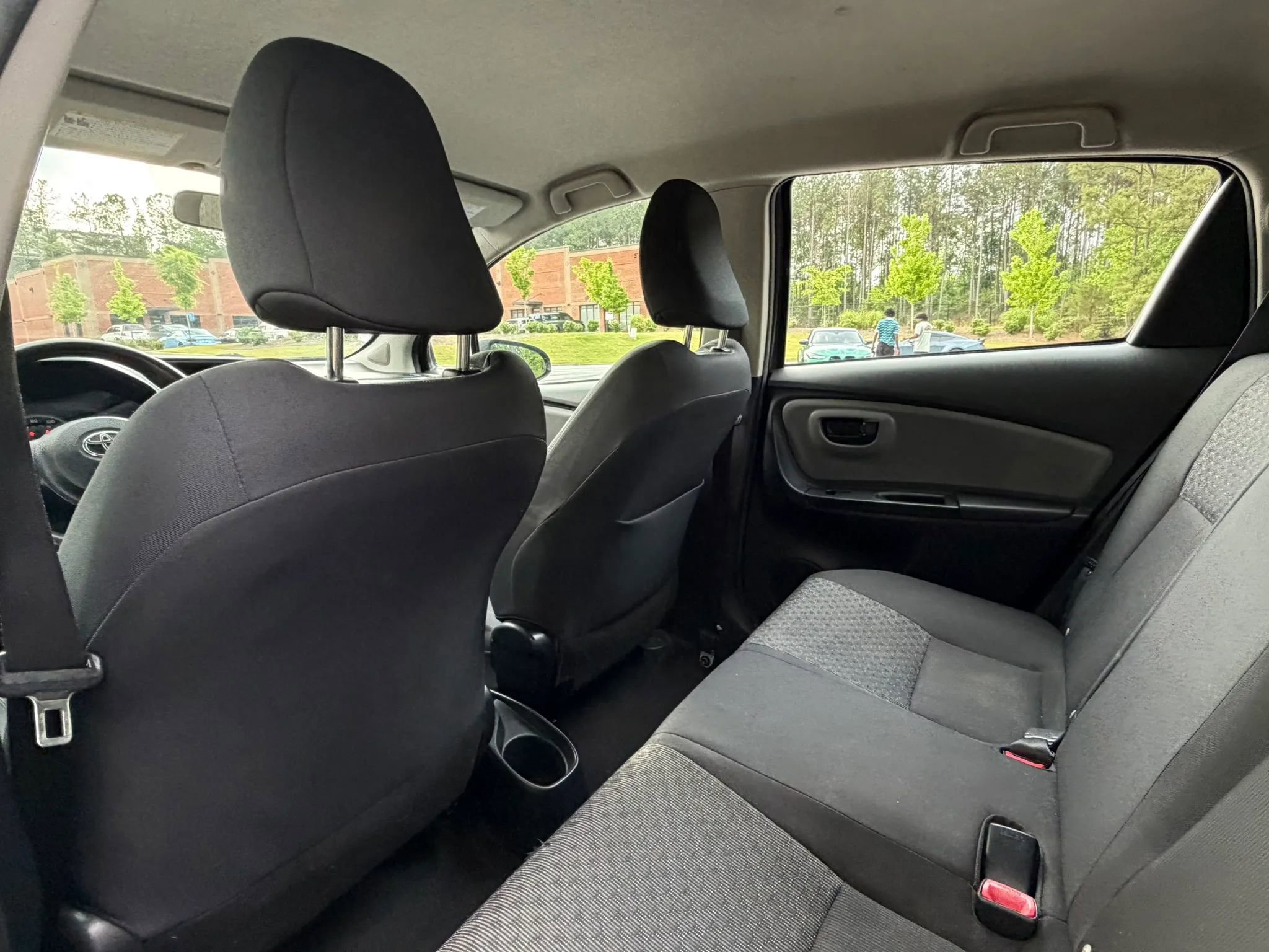 Used 2015 Toyota Yaris L FWD image 14