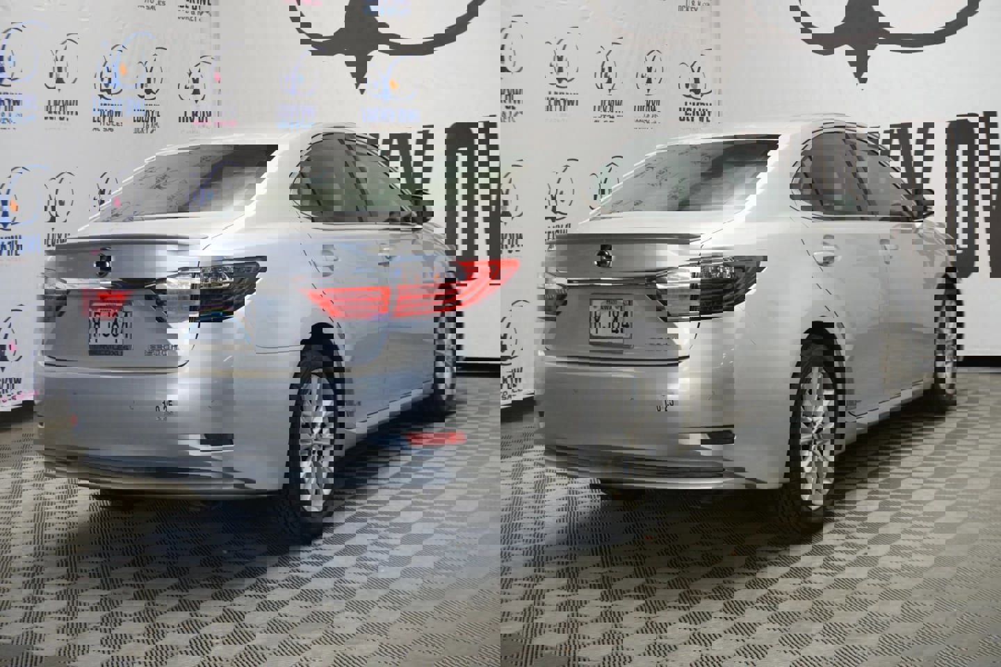 Used 2013 Lexus ES 300h image 4