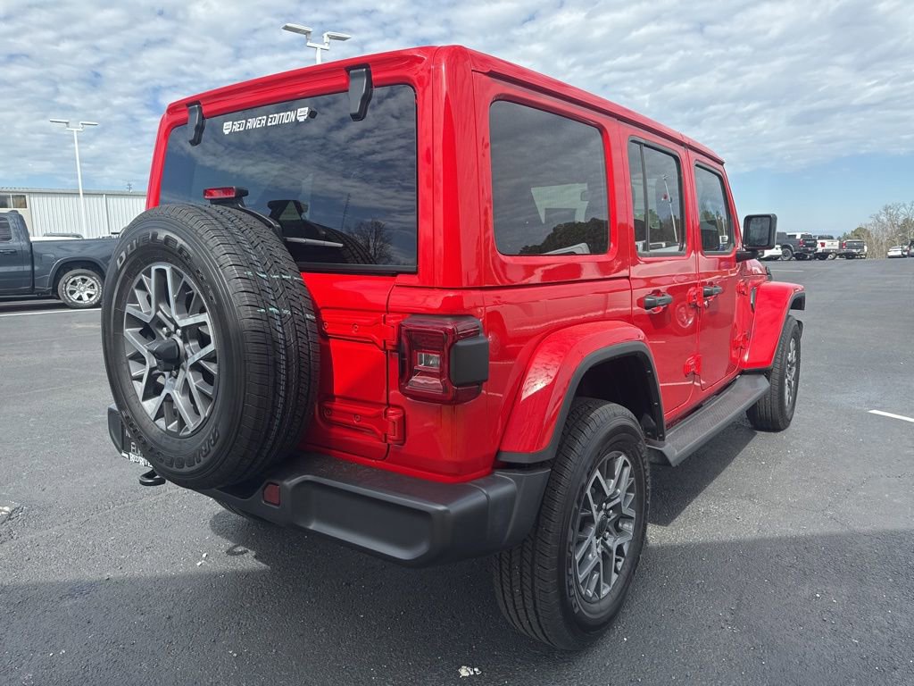 Used 2025 Jeep Wrangler Sahara image 5