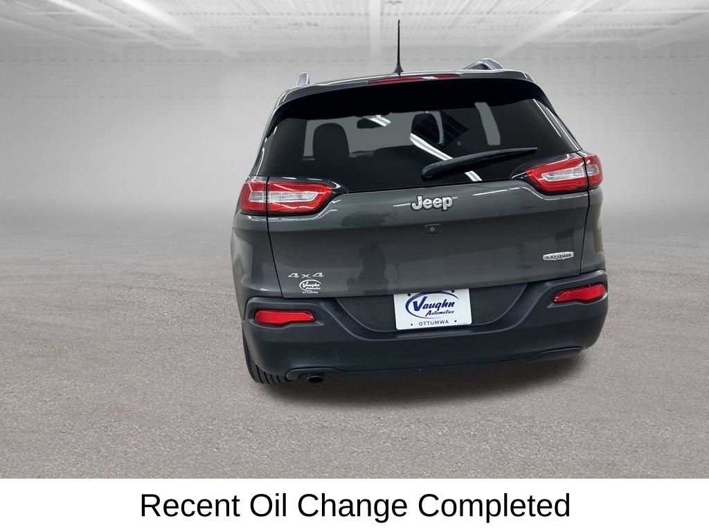 Used 2017 Jeep Cherokee Latitude w/ Cold Weather Group image 12