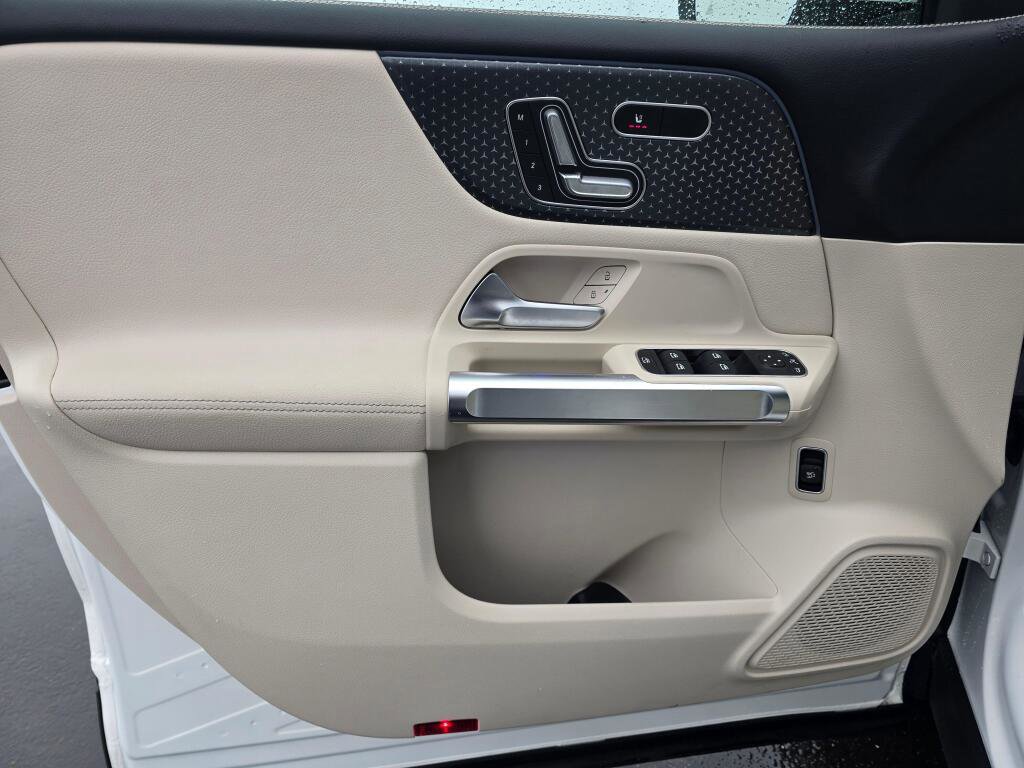 Certified 2025 Mercedes-Benz GLB 250 GLB 250 image 35