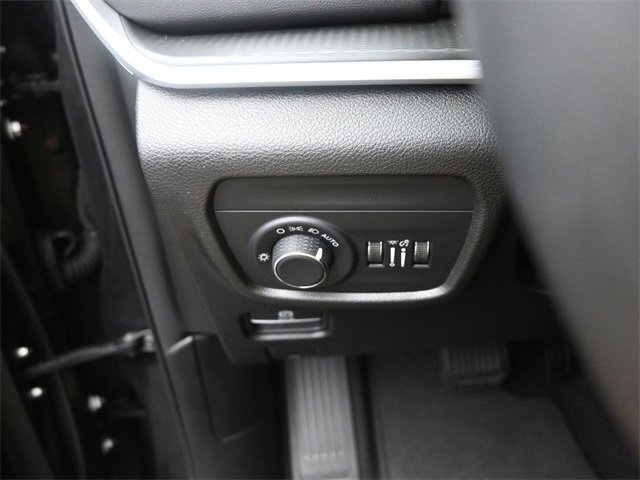 Used 2024 Jeep Grand Cherokee L Altitude image 35