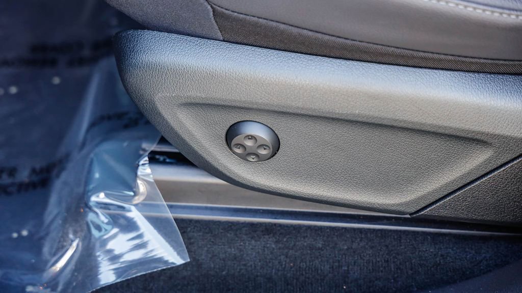 Used 2025 Mercedes-Benz GLE 450e 4MATIC image 24