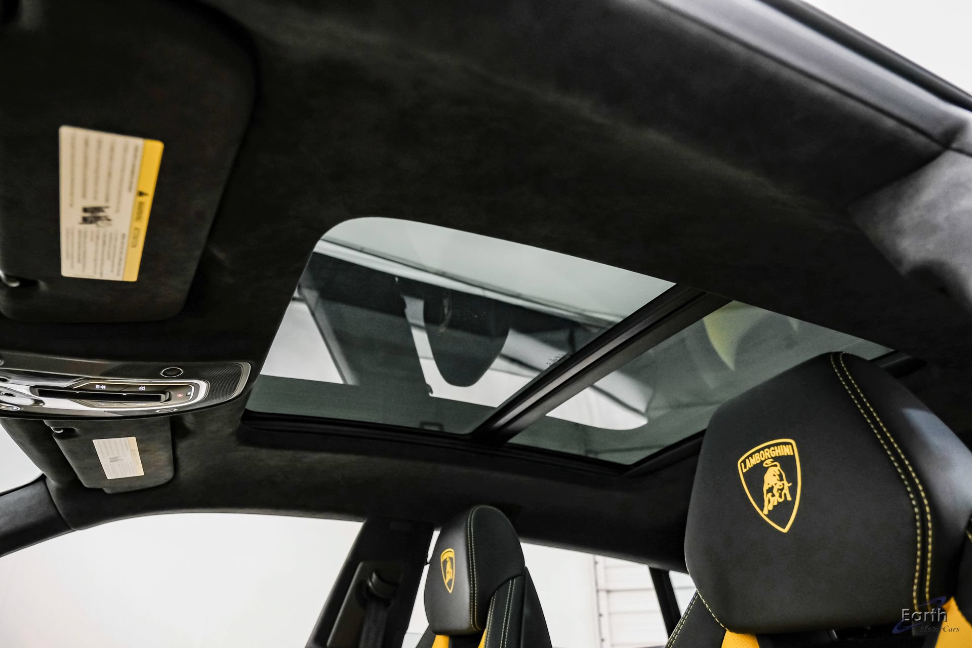 Used 2021 Lamborghini Urus AWD/4WD image 39
