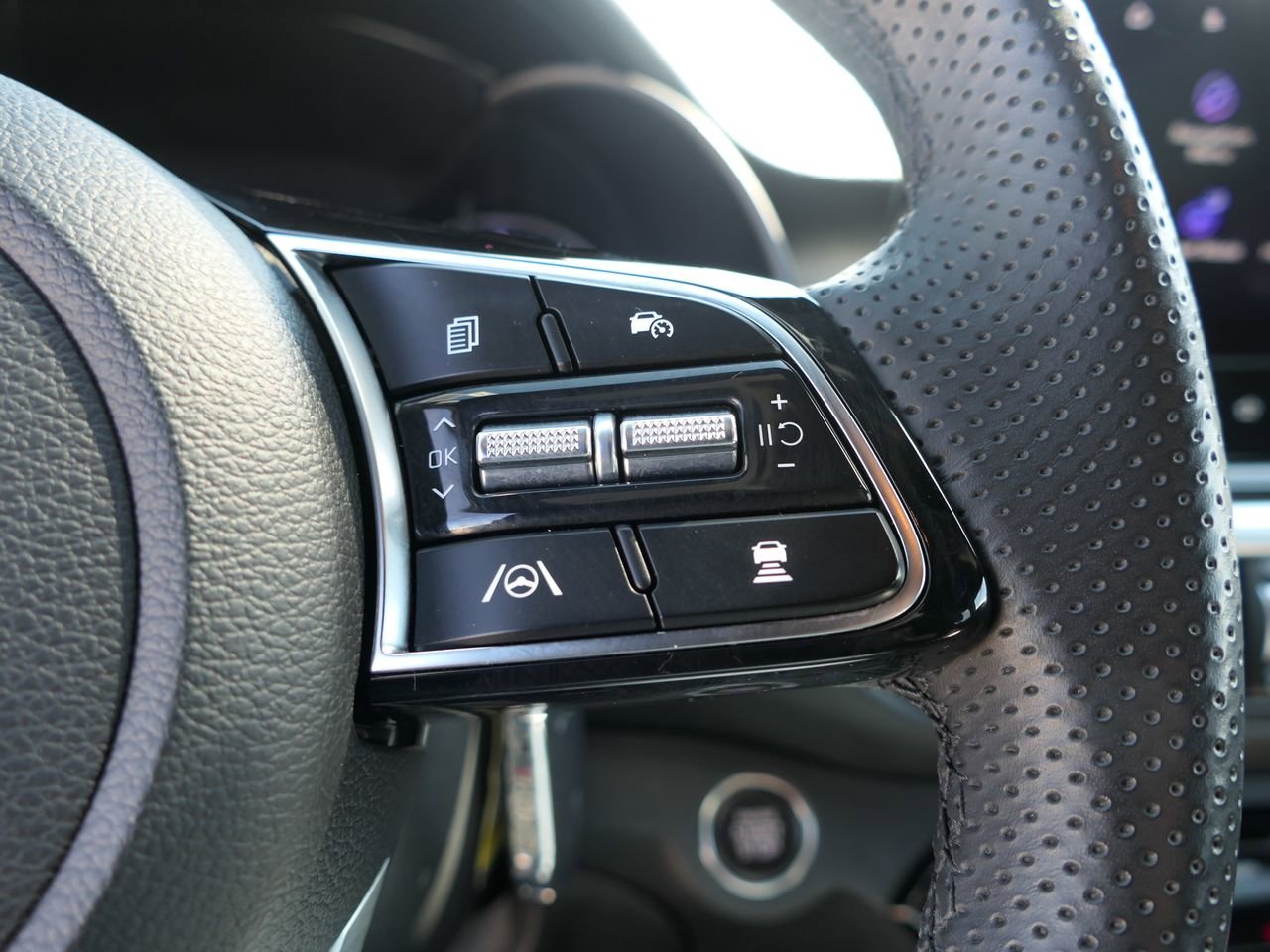 Used 2023 Kia Forte GT-Line w/ GT-Line Technology Package image 16