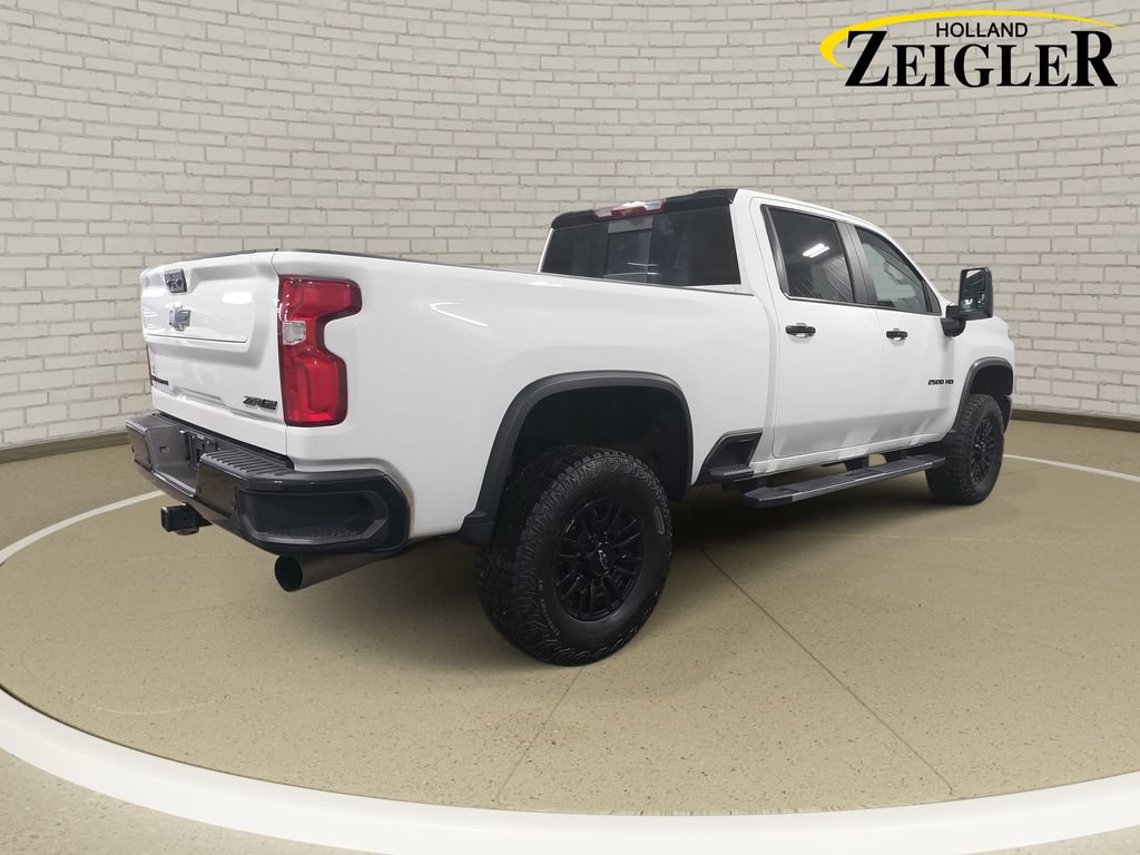 Used 2024 Chevrolet Silverado 2500 ZR2 w/ Technology Package AWD/4WD image 5