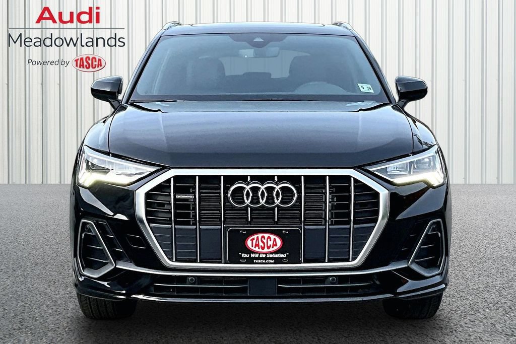 Used 2025 Audi Q3 2.0T Premium w/ Convenience Package AWD/4WD image 2