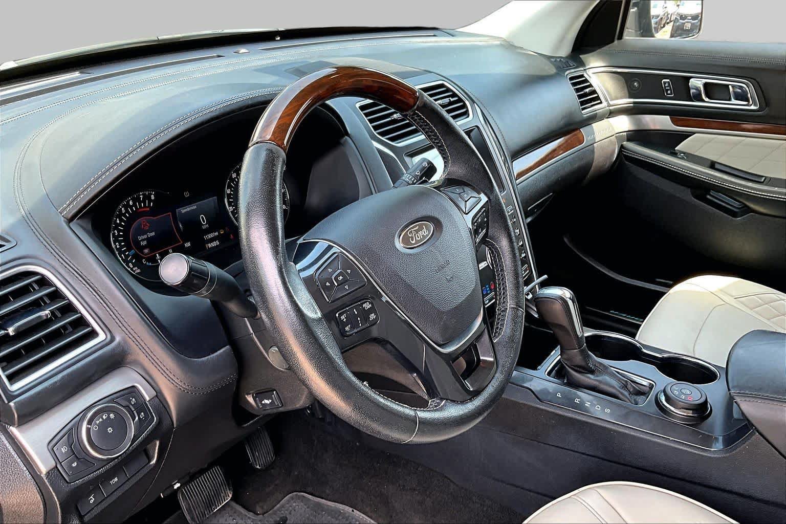 Used 2017 Ford Explorer Platinum AWD/4WD image 18