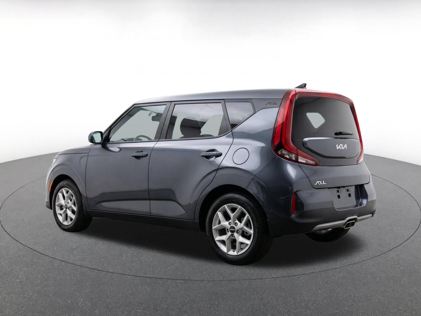 Used 2025 Kia Soul LX w/ LX Technology Package FWD image 5