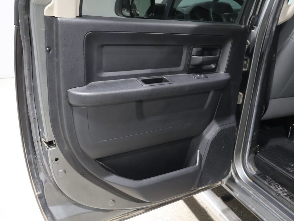 Used 2013 RAM 2500 Tradesman w/ Chrome Appearance Group image 20