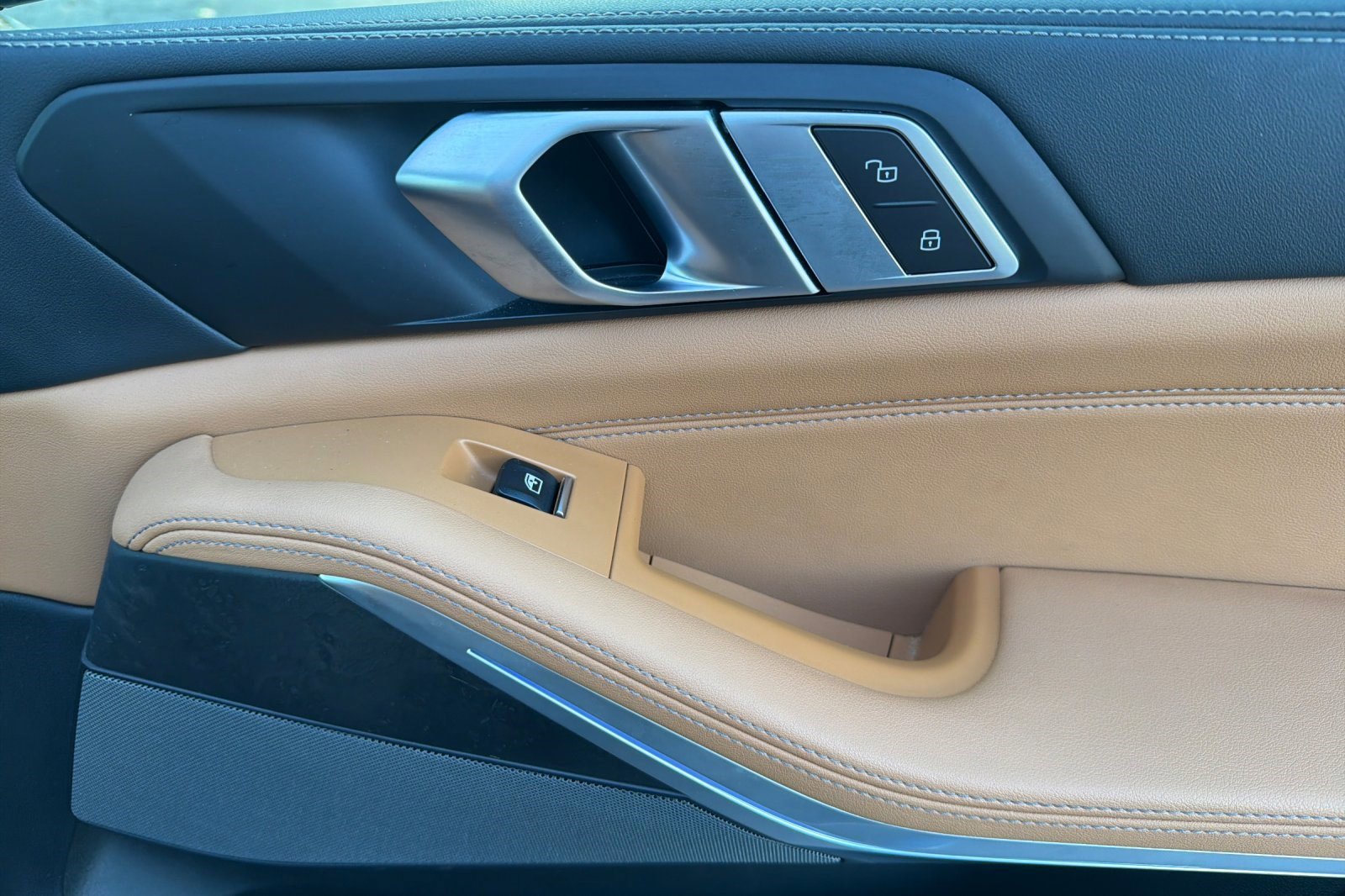 Certified 2024 BMW X5 xDrive40i w/ M Sport Package image 22